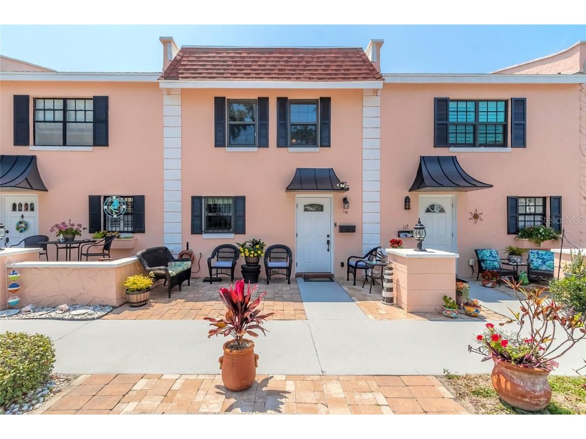 114 Mitchell Place #8 Daytona Beach FL 32118 V4930133 image1