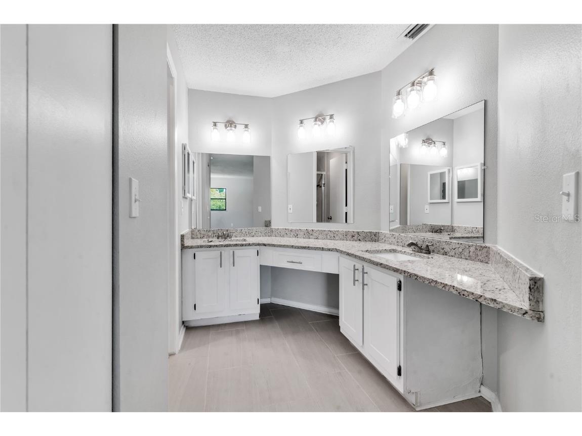 114 Pine Hollow Drive #114 Englewood FL 34223 A4671226 image20