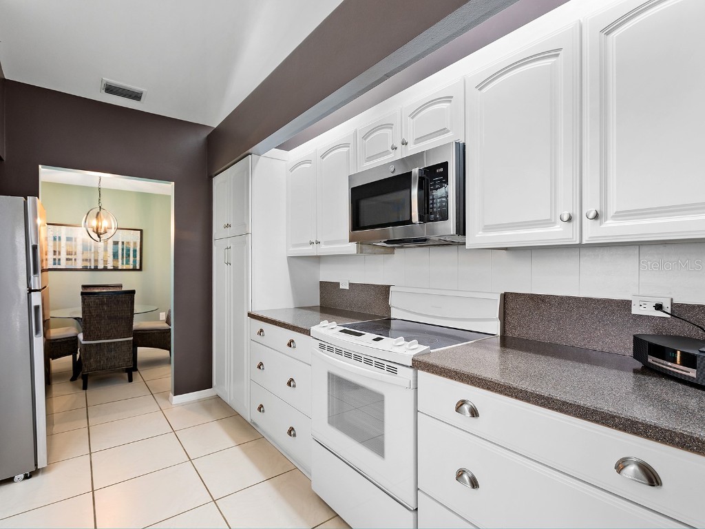 114 Southampton Place N #237 Venice FL 34293 N6139046 image10