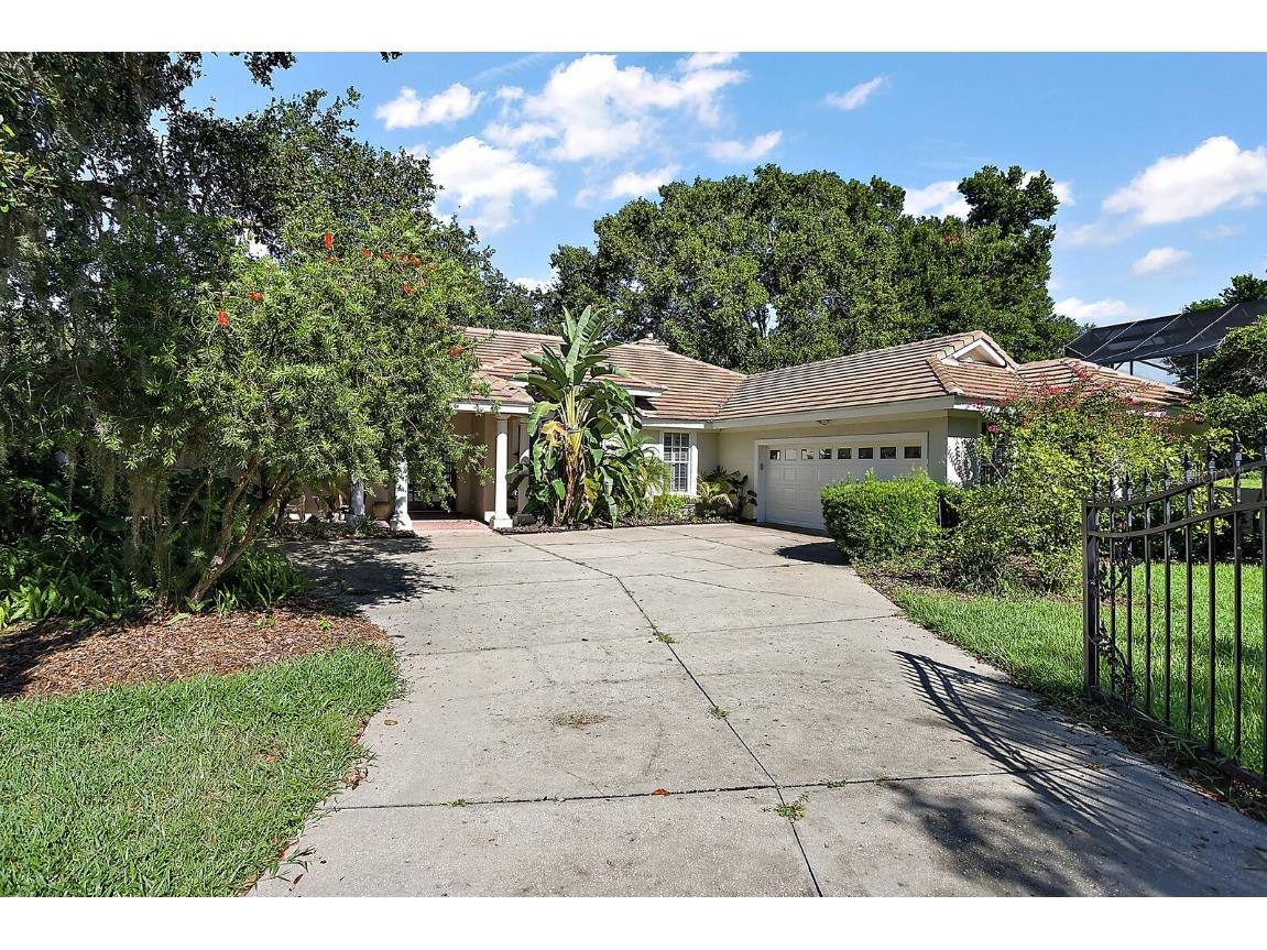 114 W Magnolia Avenue Howey In The Hills FL 34737 G5061148 image1