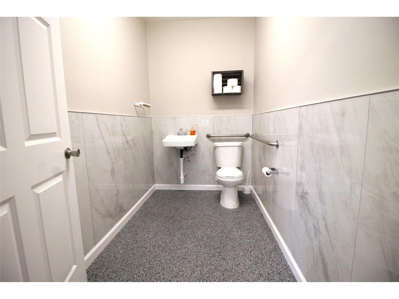 114 W Myers Boulevard Mascotte FL 34753 G5095731 image15