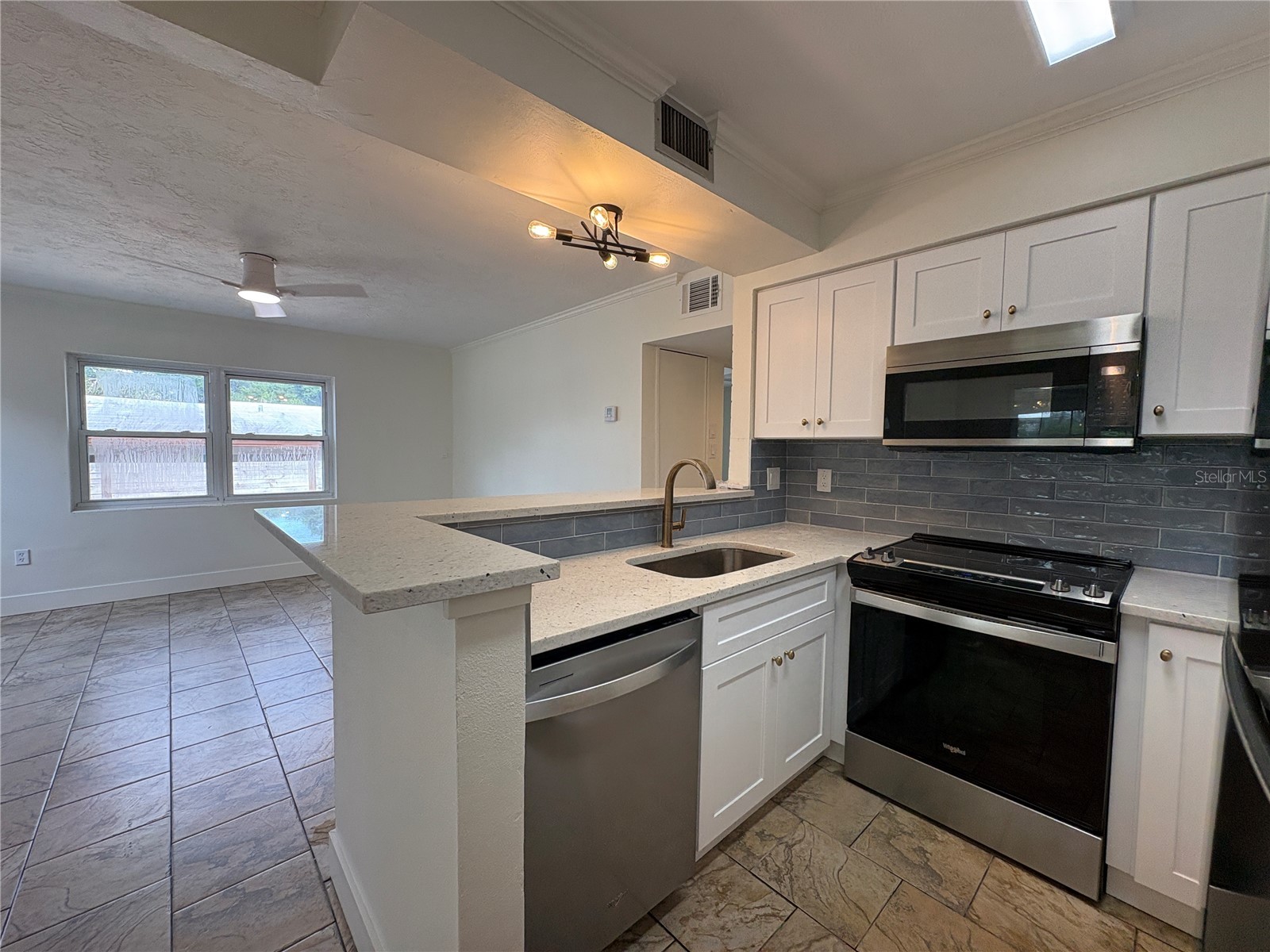 1140 3rd Street N Safety Harbor FL 34695 TB8503571 image3