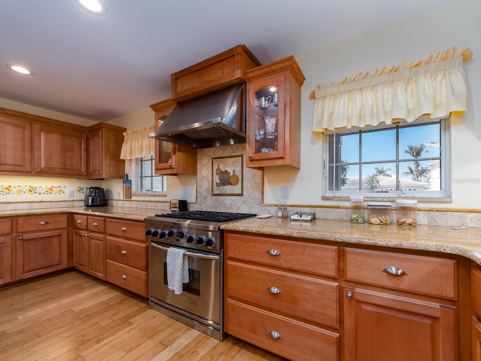 1140 81st Street S Saint Petersburg FL 33707 TB8461856 image12