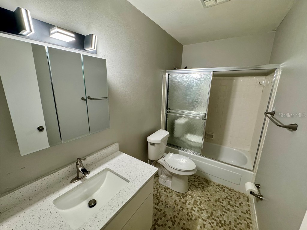 1140 84th Avenue N #D Saint Petersburg FL 33702 A4676161 image11