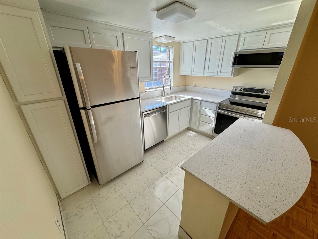 1140 84th Avenue N #D Saint Petersburg FL 33702 A4676161 image8