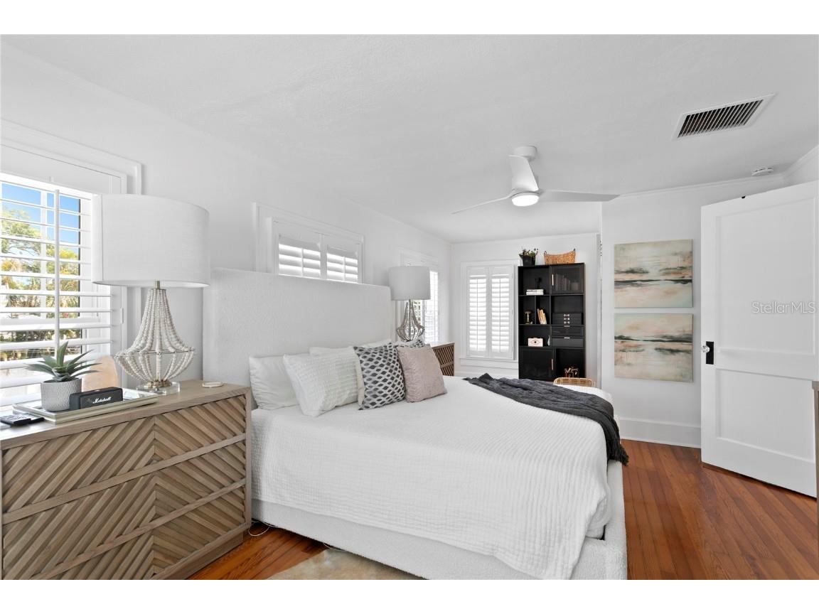 1140 Oak Street NE Saint Petersburg FL 33701 A4651320 image28