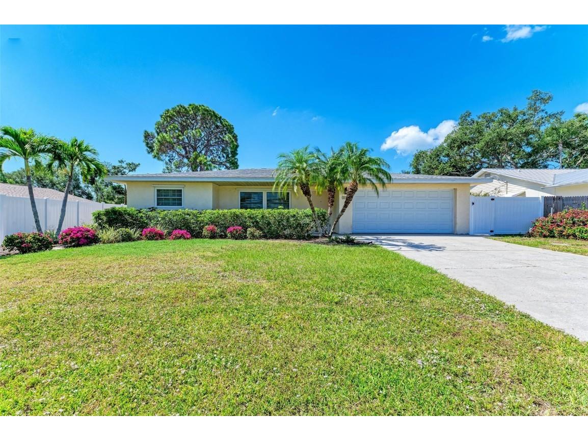 1140 Pineland Avenue Venice FL 34285 N6132741 image1
