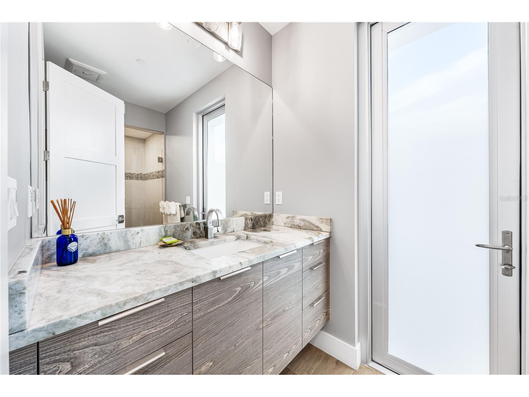 1140 Seaside Drive #301 Siesta Key FL 34242 - THE GULF A4677378 image52