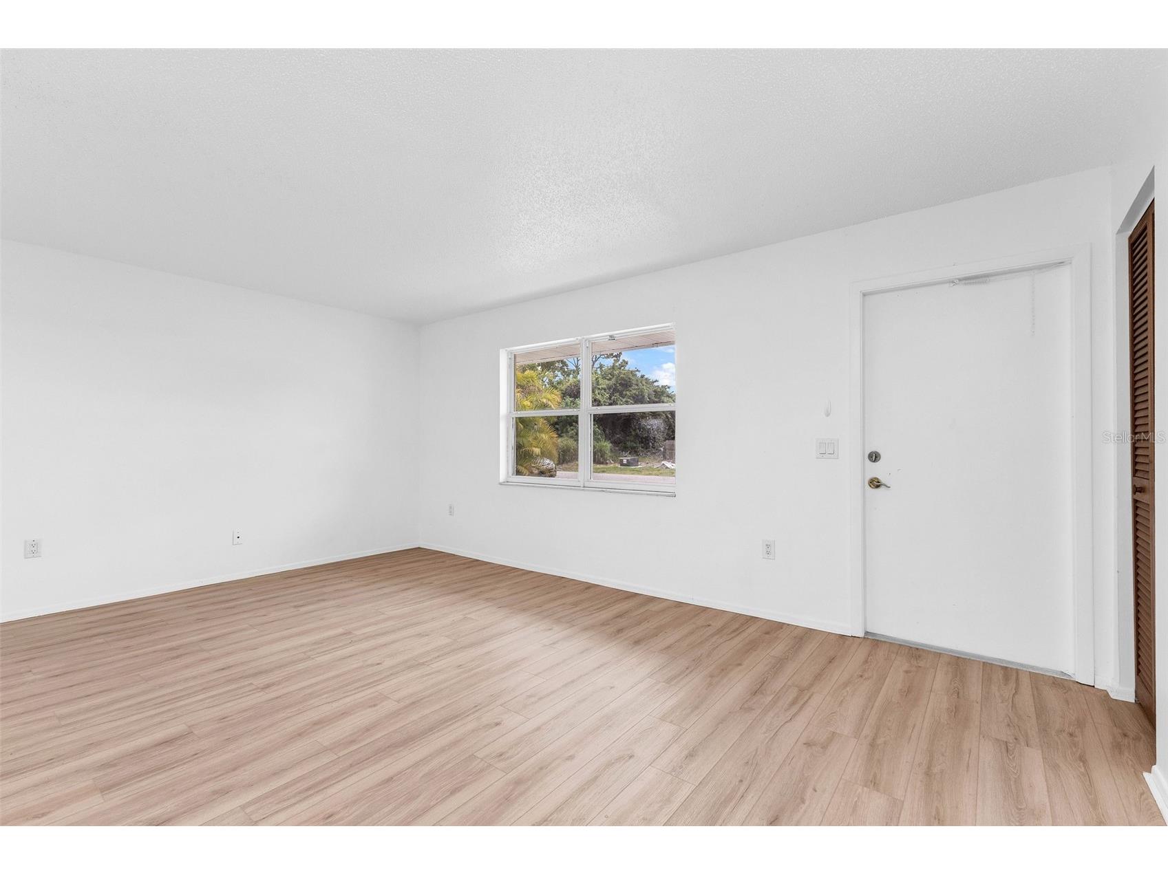 1140 Victoria Avenue Port Charlotte FL 33948 C7525289 image3