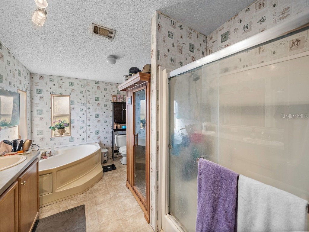 11404 Lithia Pinecrest Road Lithia FL 33547 TB8333648 image35