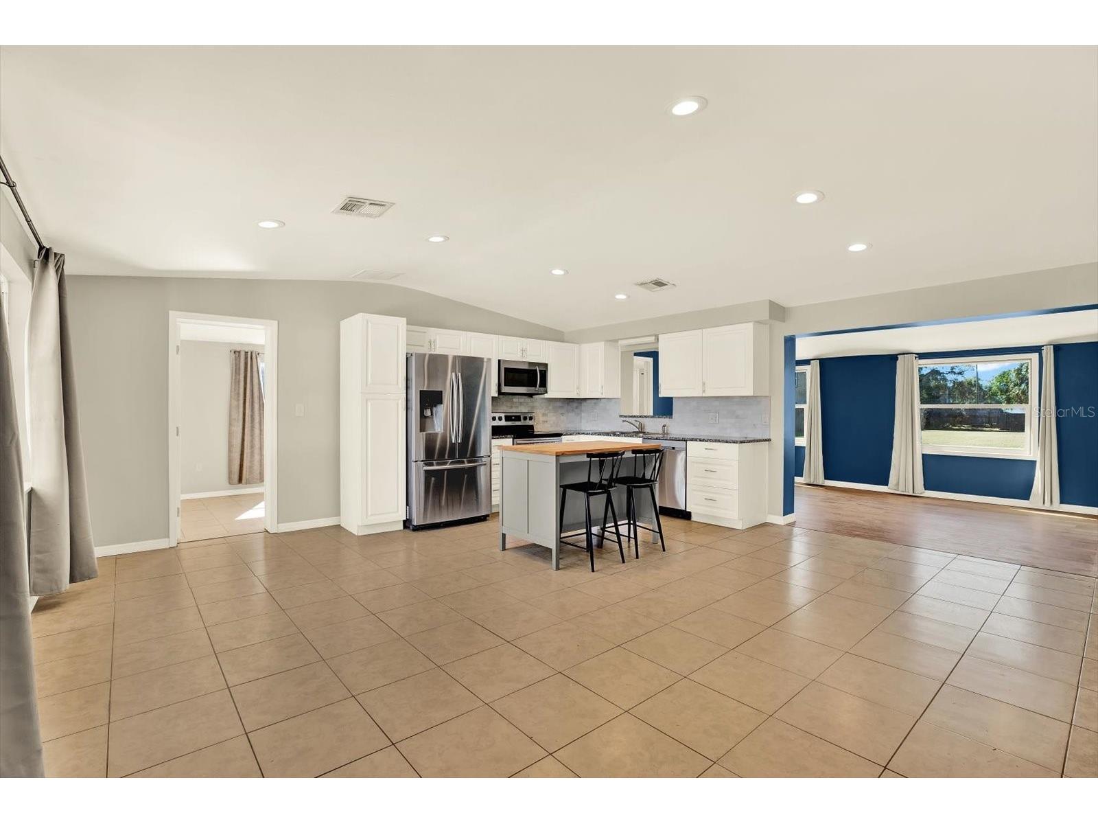 11404 N 52nd Street Tampa FL 33617 TB8469709 image5
