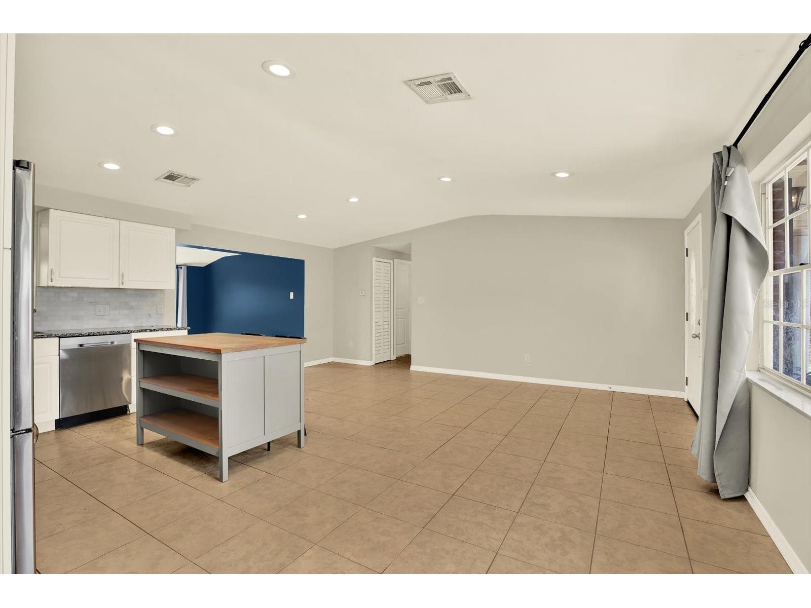 11404 N 52nd Street Tampa FL 33617 TB8469709 image6