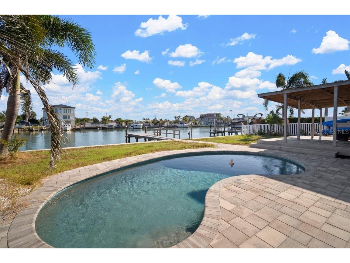 11405 6th Street E Treasure Island FL 33706 - BOCA CIEGA BAY TB8440251 image2