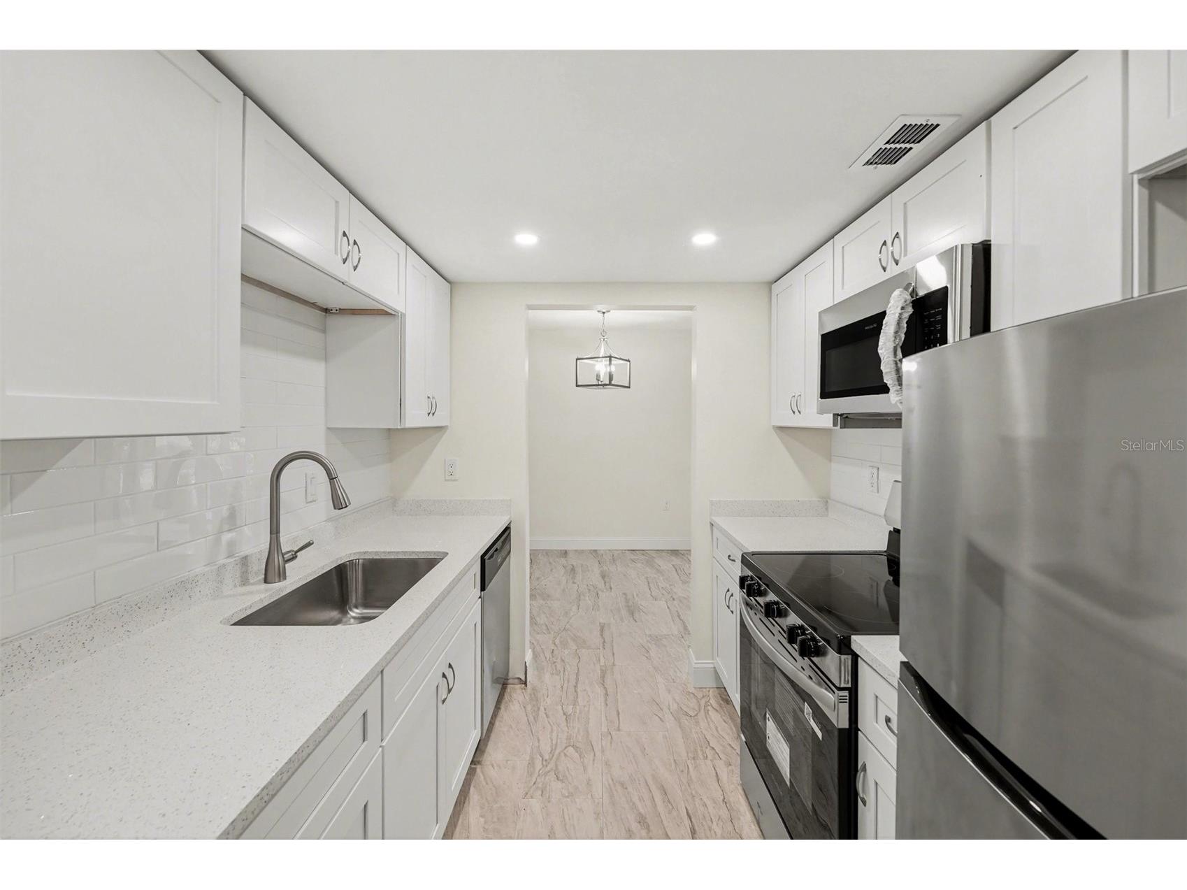 11409 8th Street N #1507 Saint Petersburg FL 33716 TB8526809 image3