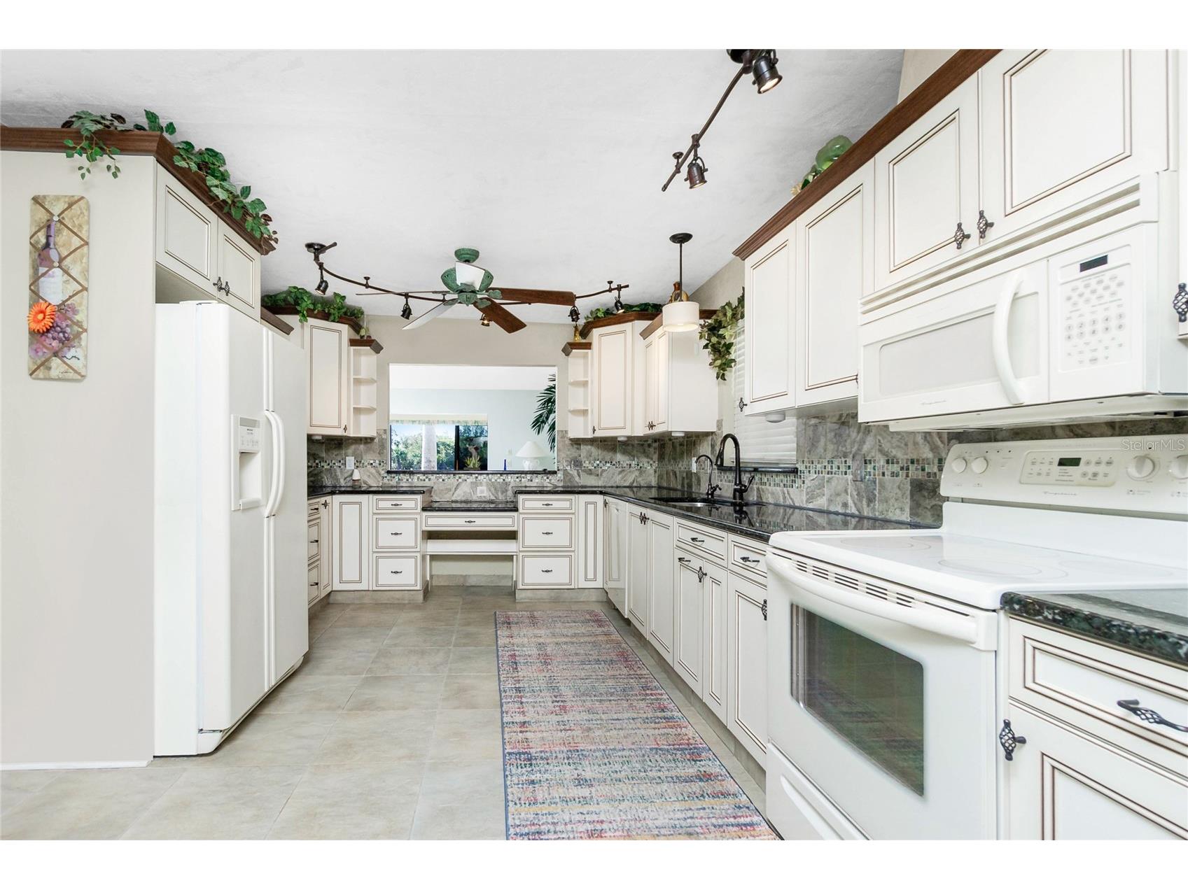 11409 SW Courtney Drive Lake Suzy FL 34269 C7522155 image3