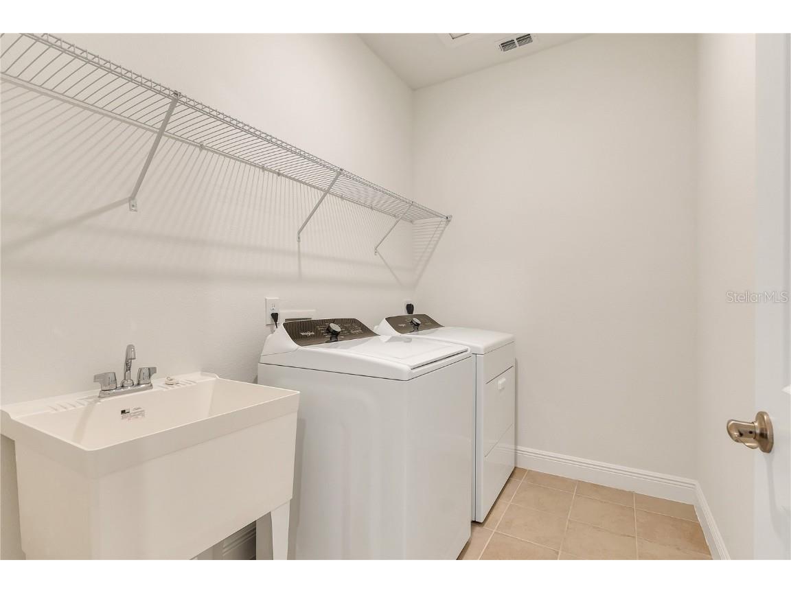 1141 British Circle Daytona Beach FL 32124 O6367664 image9