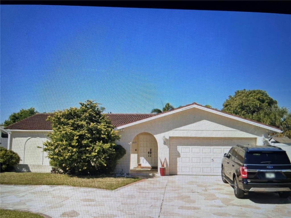 11419 47th Avenue N Saint Petersburg FL 33708 TB8352217 image1