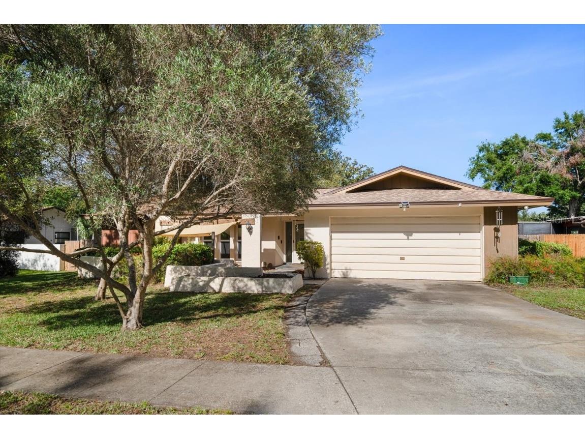 1142 Lancer Lane Tarpon Springs FL 34689 TB8387985 image1