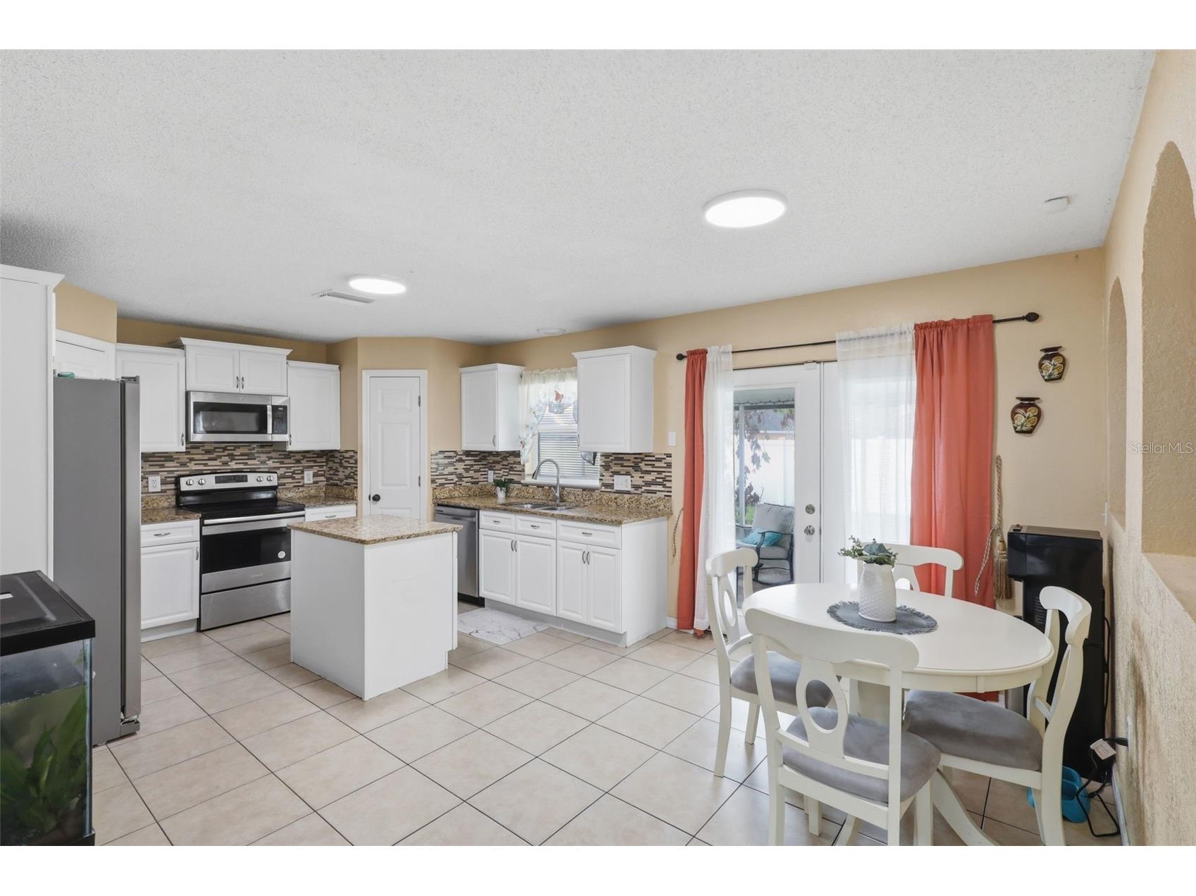1142 Normandy Drive Kissimmee FL 34759 O6394701 image8