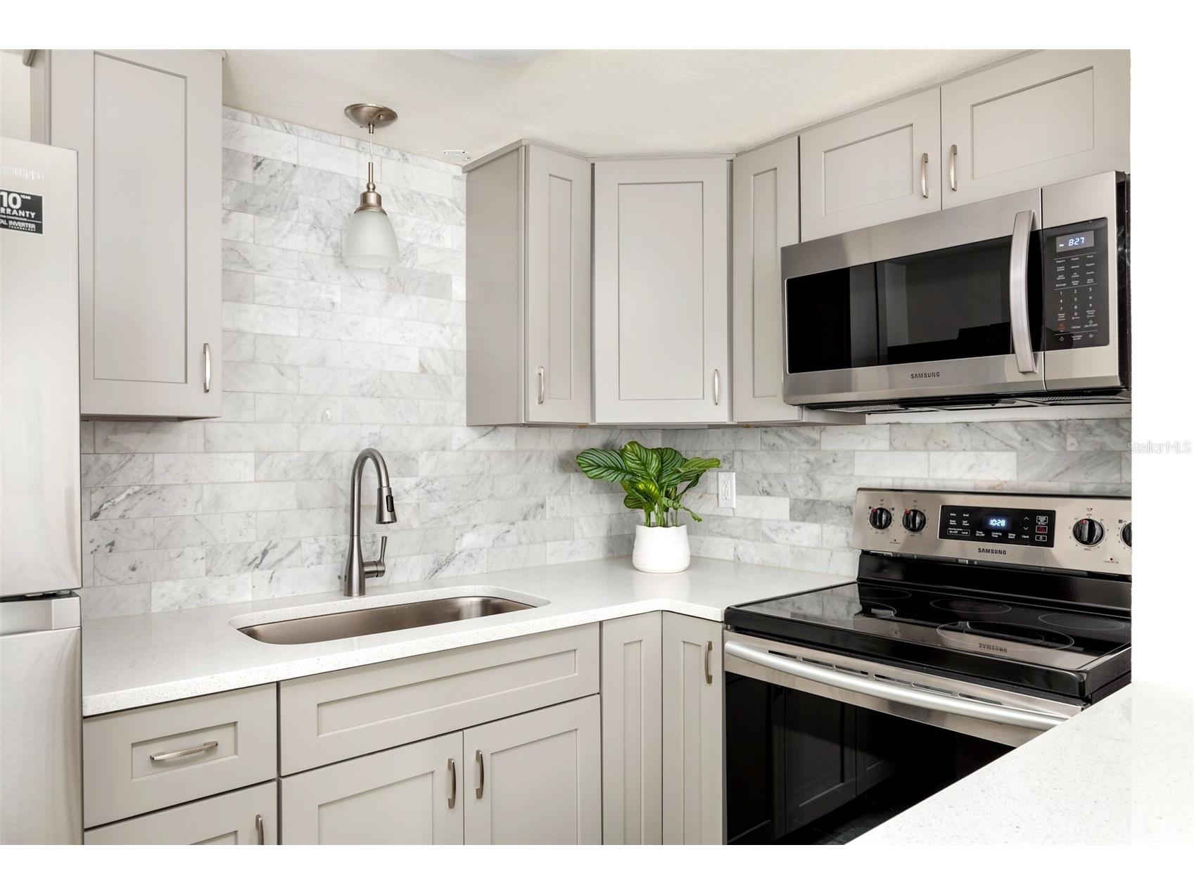 1142 Sunset Point Road Clearwater FL 33755 TB8526687 image3