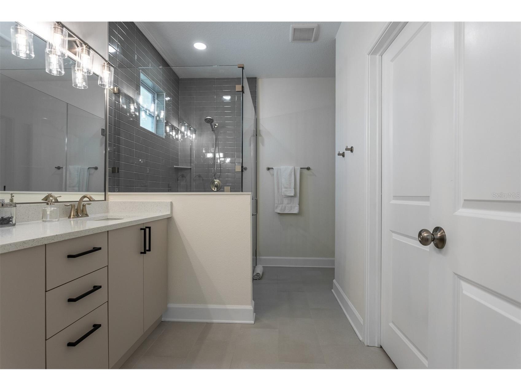 11421 & 11423 Weldon Street Seffner FL 33584 TB8508064 image15