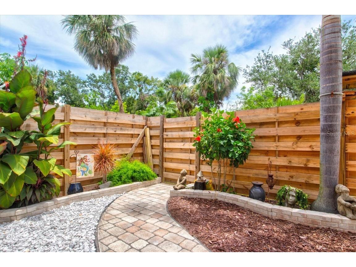 1143 Longfellow Road Sarasota FL 34243 A4659541 image40