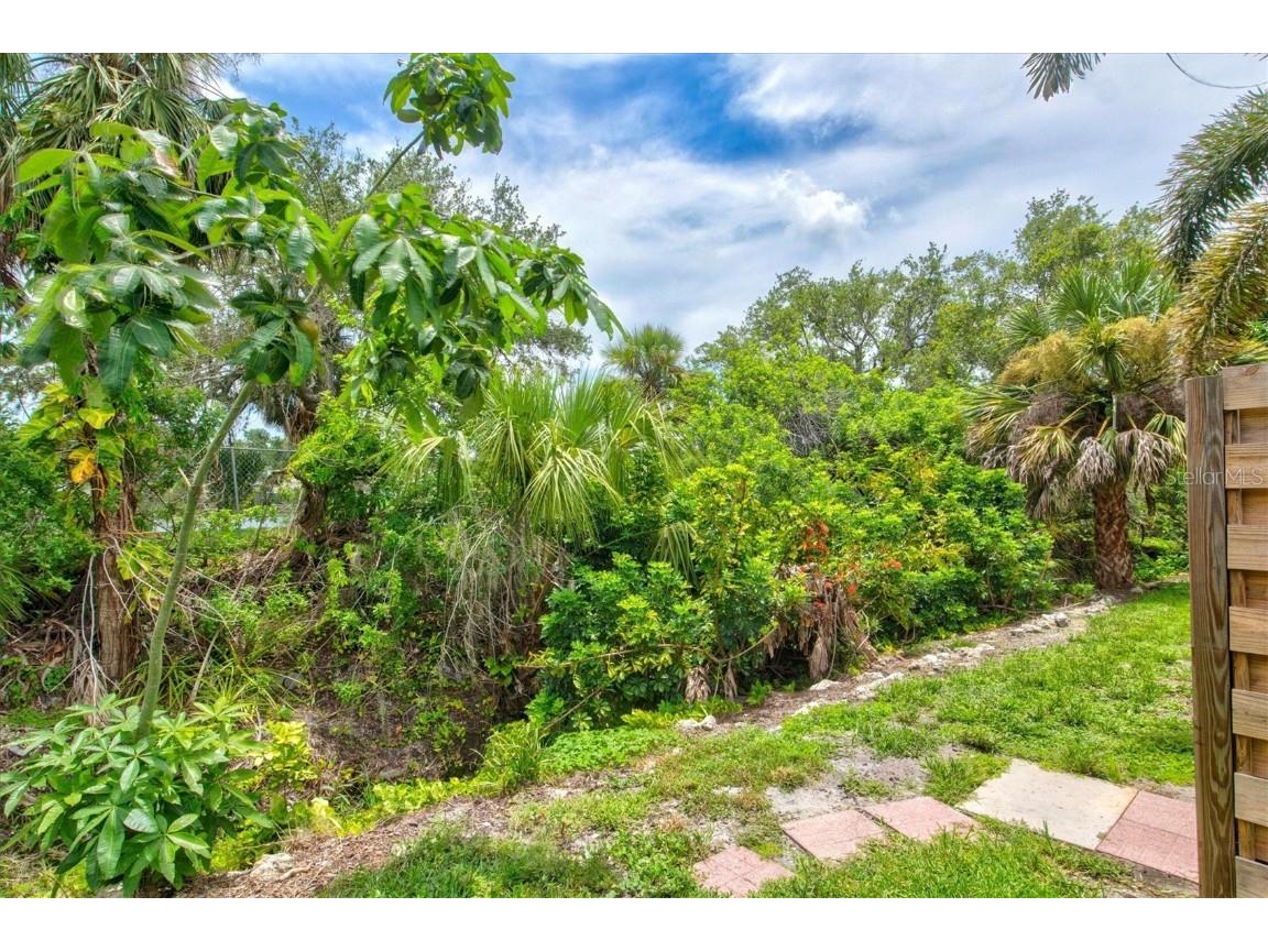 1143 Longfellow Road Sarasota FL 34243 A4659541 image46