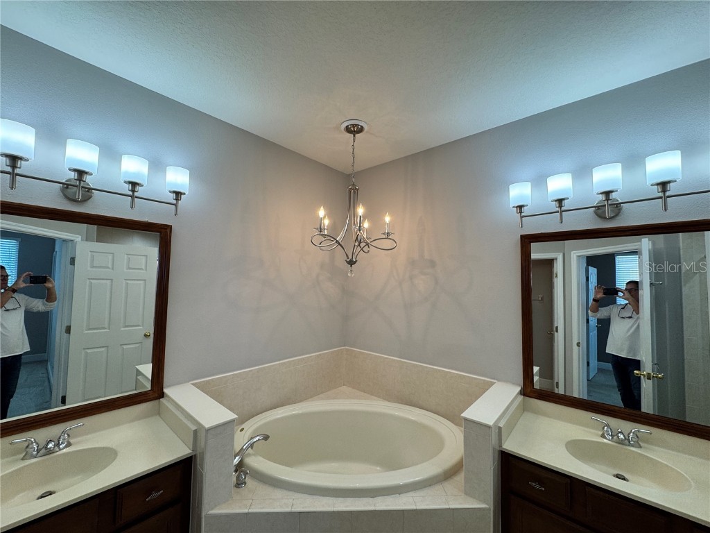 1143 Venetian Harbor Drive NE Saint Petersburg FL 33702 TB8438248 image34