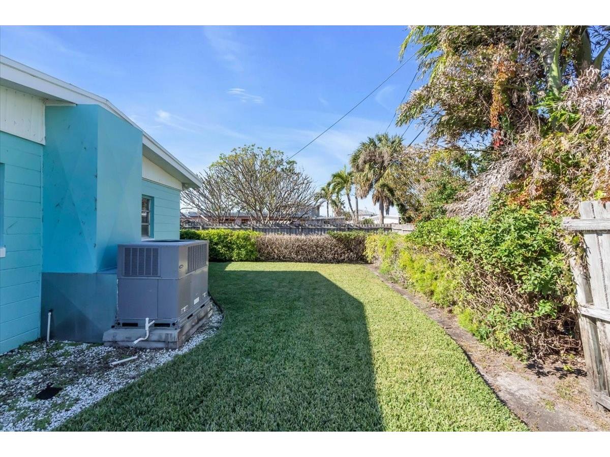 11435 2nd Street E Treasure Island FL 33706 TB8337129 image13