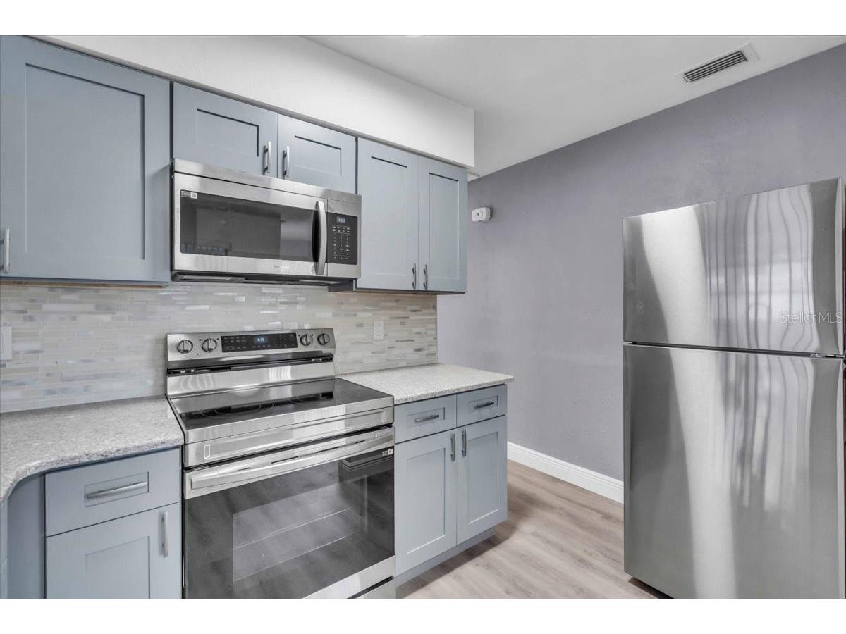 11435 2nd Street E Treasure Island FL 33706 TB8337129 image5