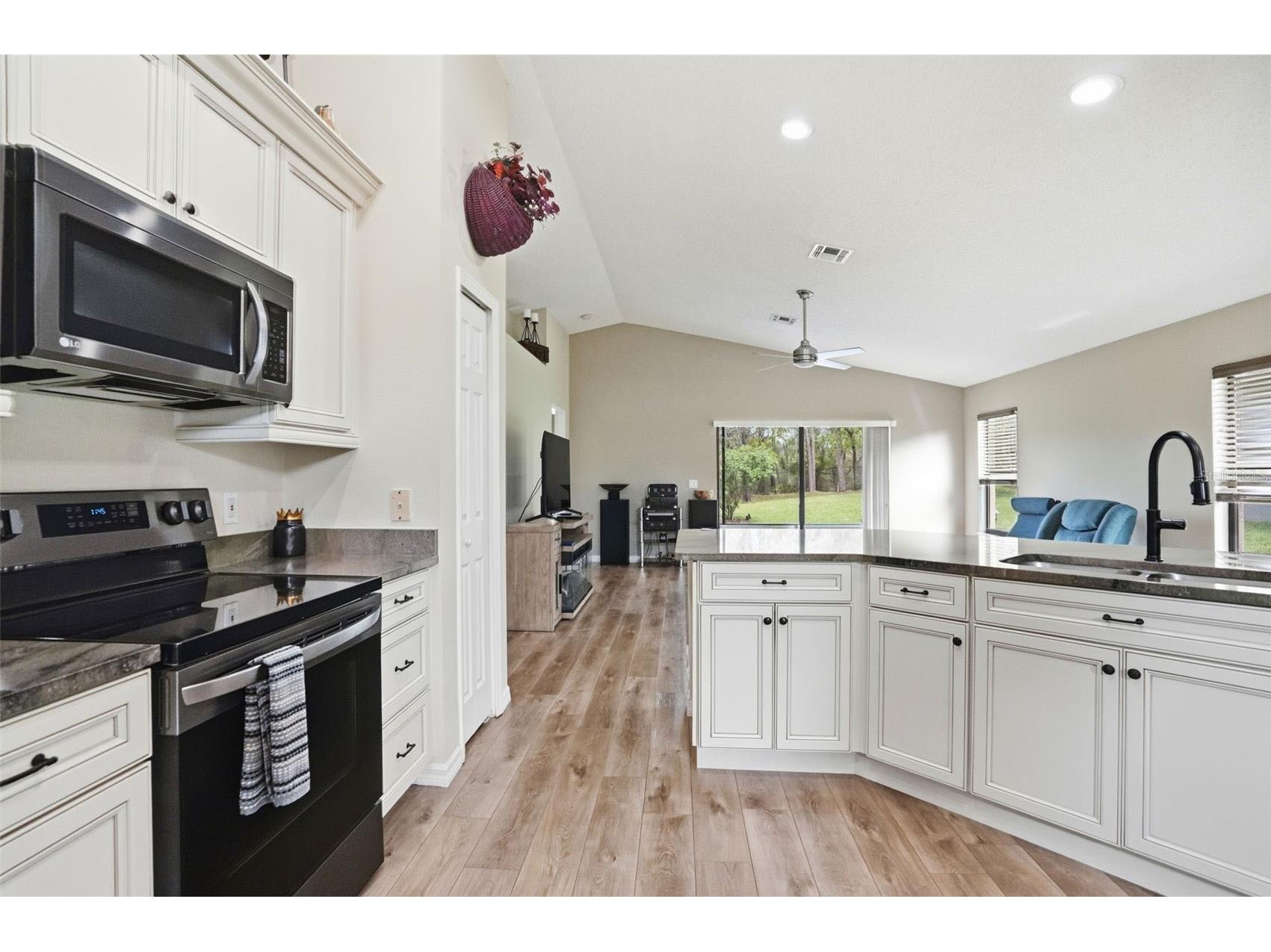 11437 Deercroft Court Spring Hill FL 34609 W7884835 image11