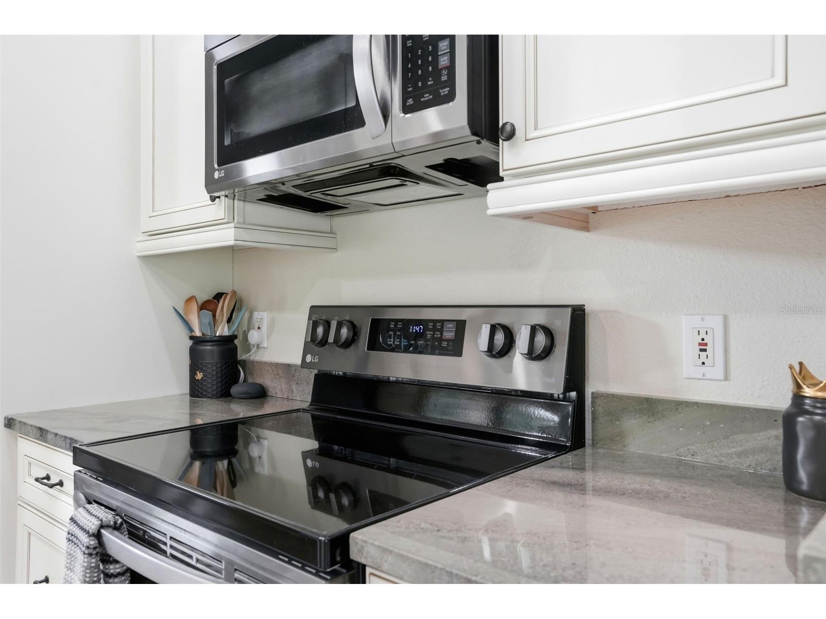 11437 Deercroft Court Spring Hill FL 34609 W7884835 image16