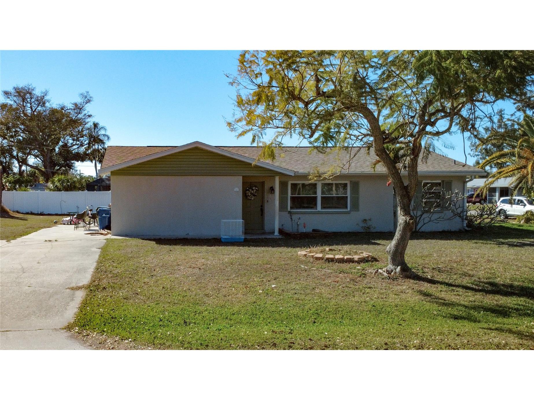1144 Pineland Avenue Venice FL 34285 TB8479541 image1