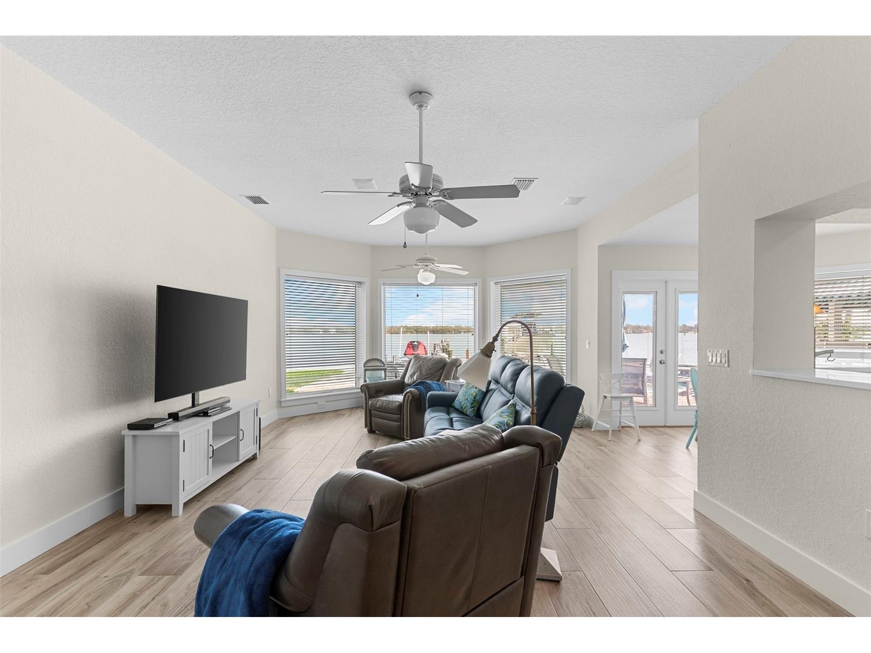 11445 9th Street E Treasure Island FL 33706 TB8489445 image17