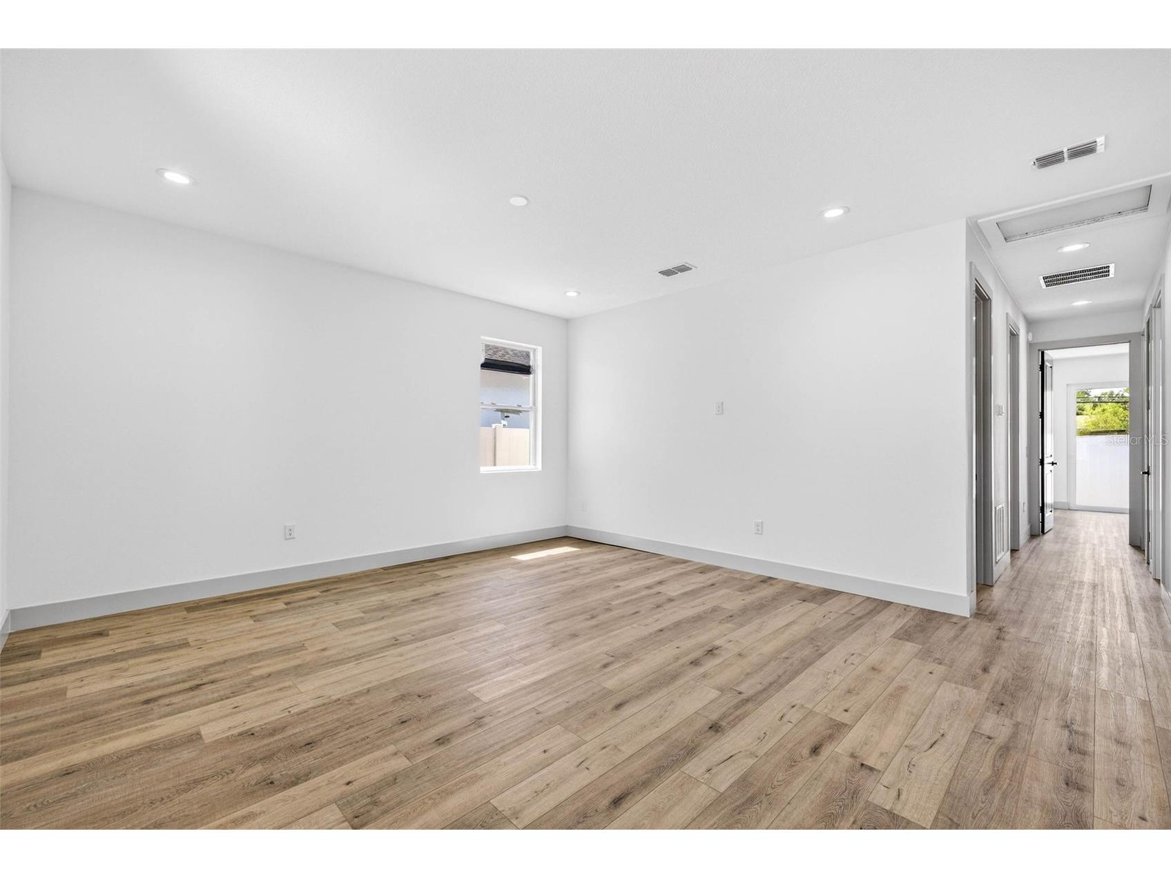 1145 29th Street S Saint Petersburg FL 33712 TB8488456 image5