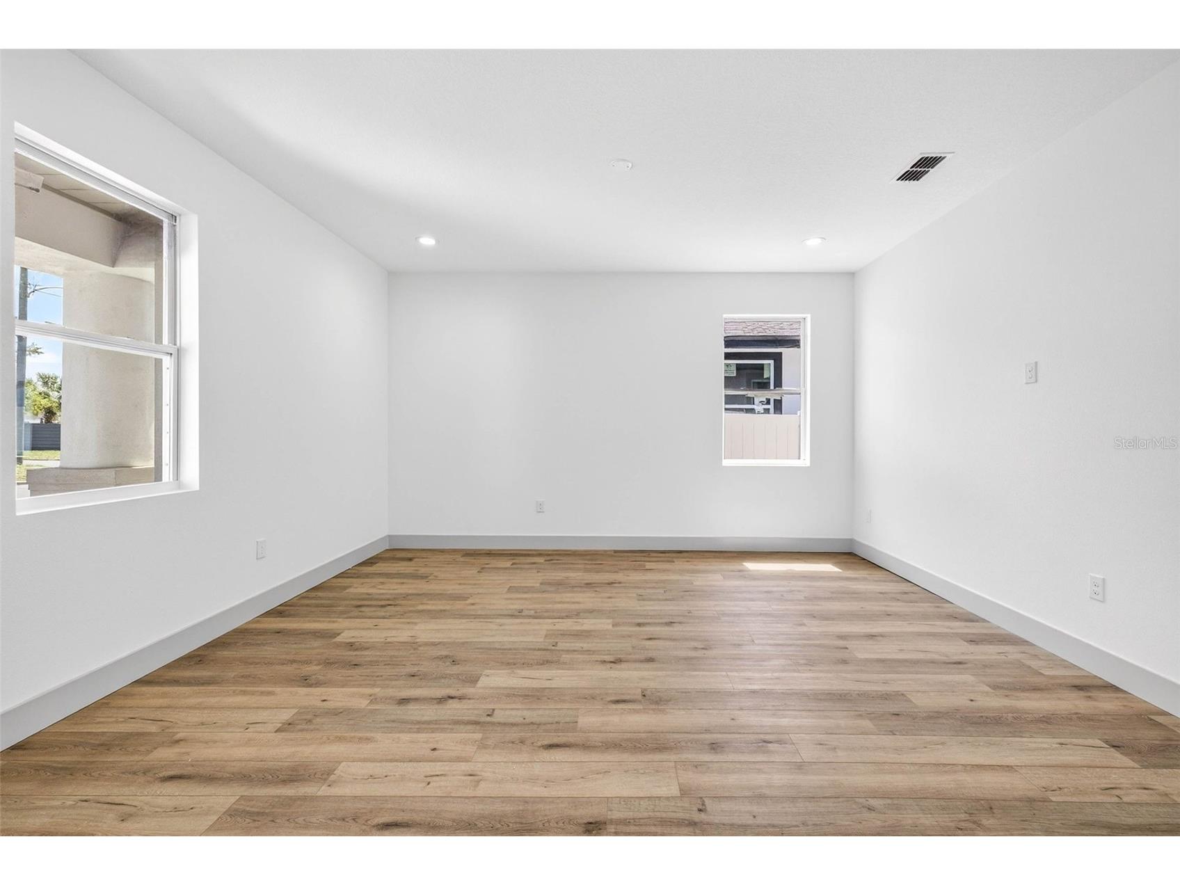 1145 29th Street S Saint Petersburg FL 33712 TB8488456 image6