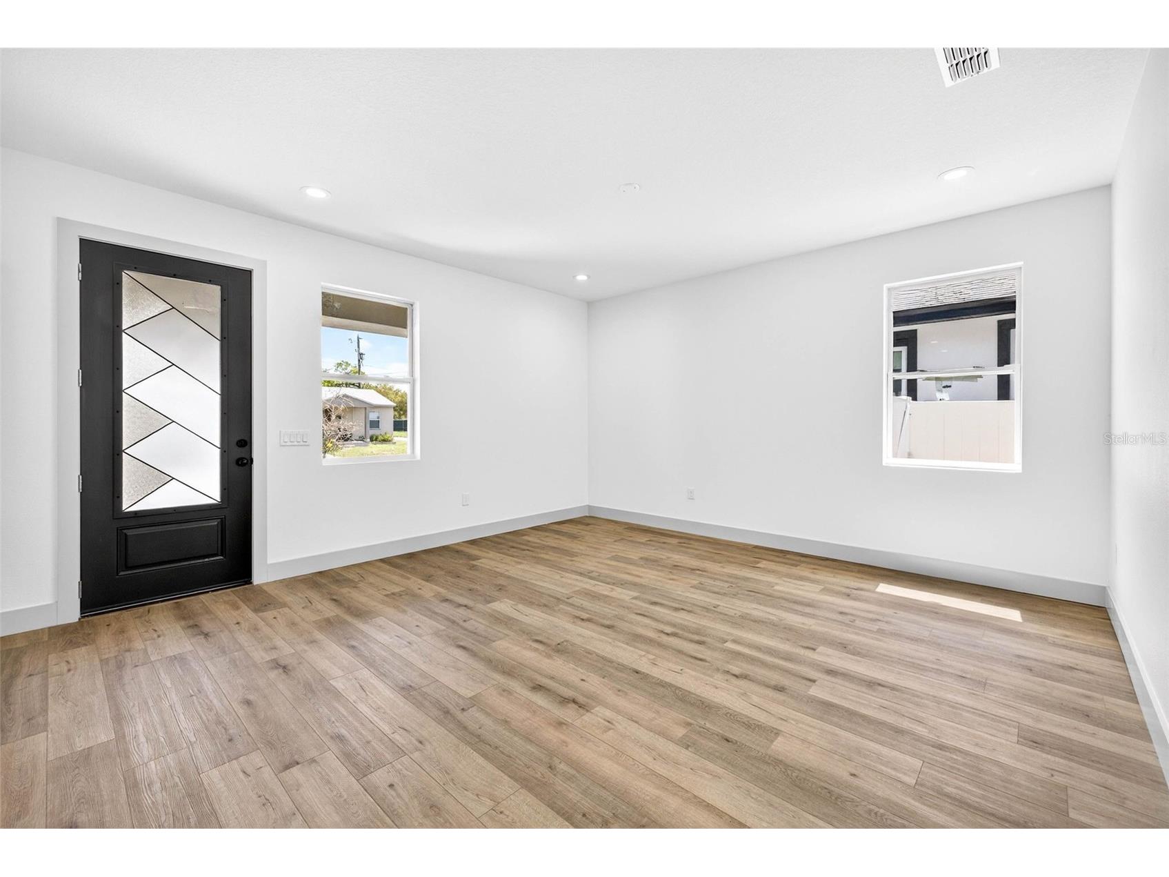 1145 29th Street S Saint Petersburg FL 33712 TB8488456 image7