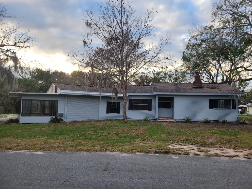 1145 Central Street Mount Dora FL 32757 O6167125 image1
