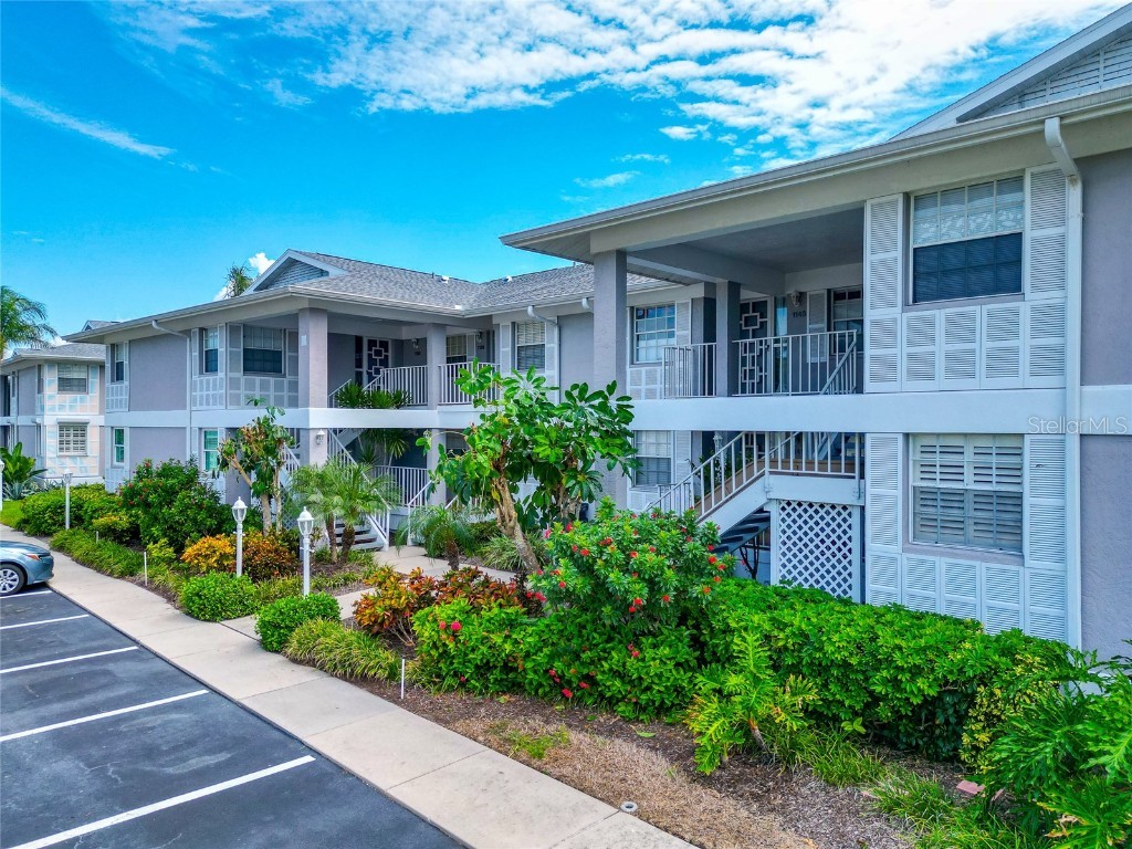 1145 Edgewater Circle #1145 Bradenton FL 34209 - PALMA SOLA BAY A4667558 image3