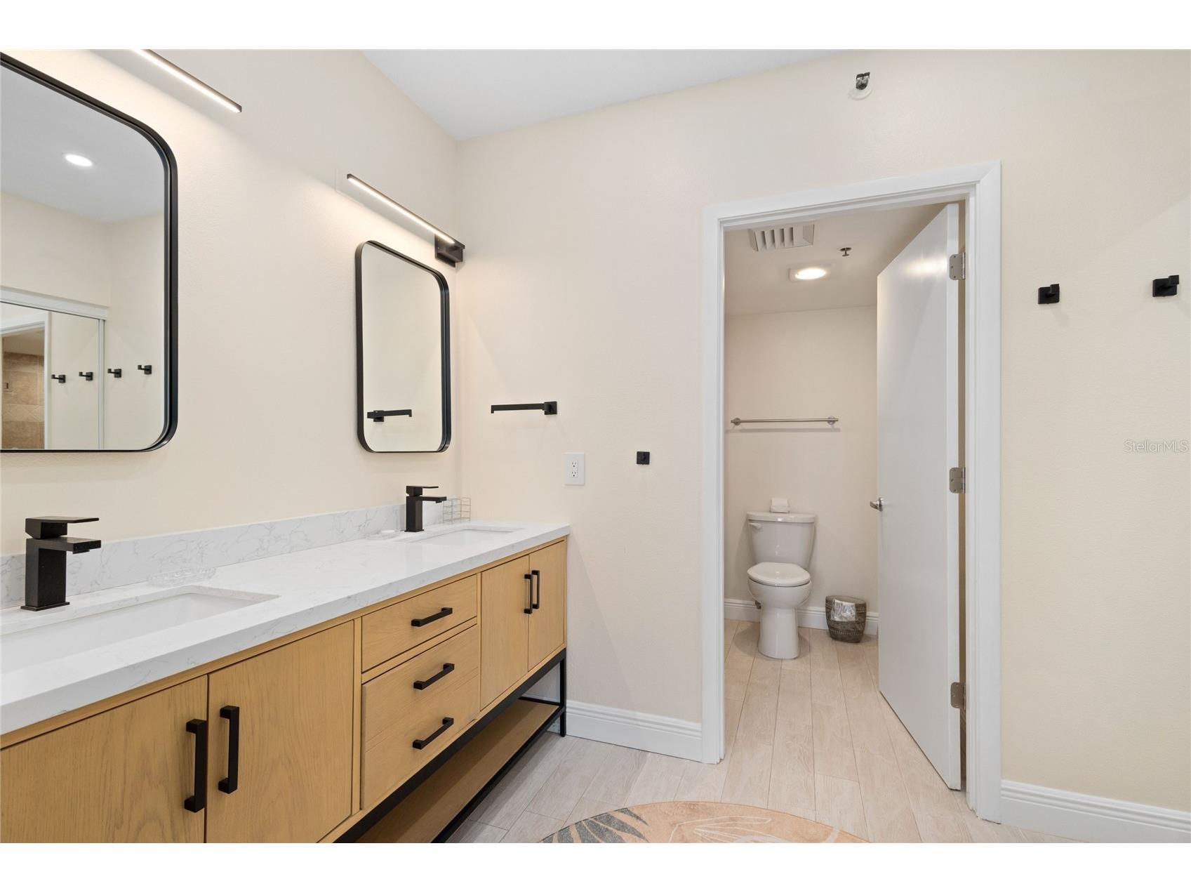 1145 Gulf Of Mexico Drive #401 Longboat Key FL 34228 - GULF OF MEXICO A4678330 image21