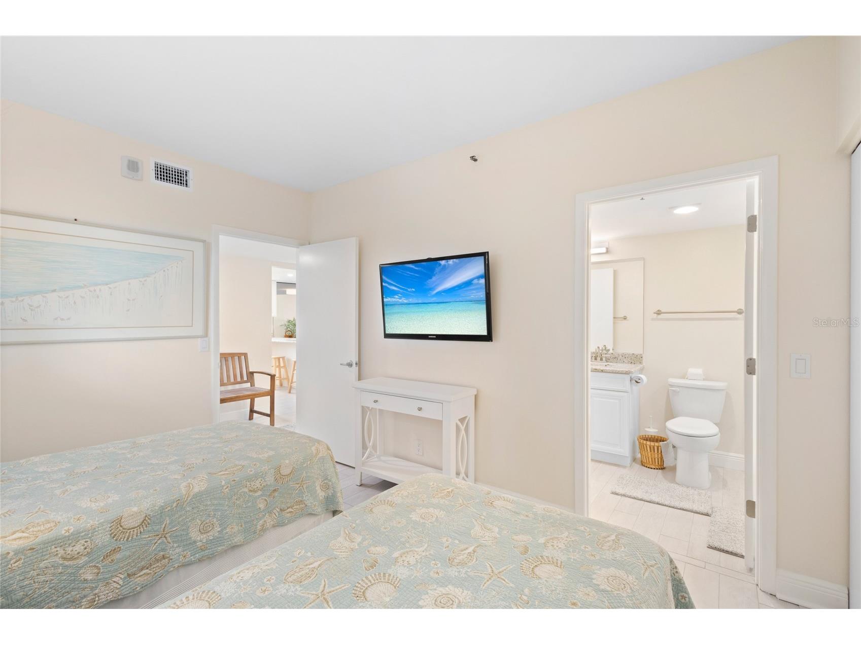 1145 Gulf Of Mexico Drive #401 Longboat Key FL 34228 - GULF OF MEXICO A4678330 image25