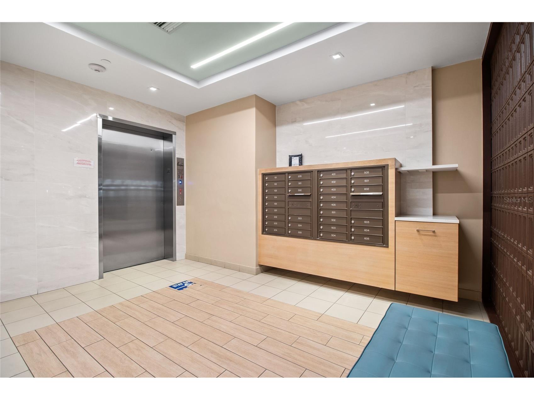 1145 Gulf Of Mexico Drive #401 Longboat Key FL 34228 - GULF OF MEXICO A4678330 image30