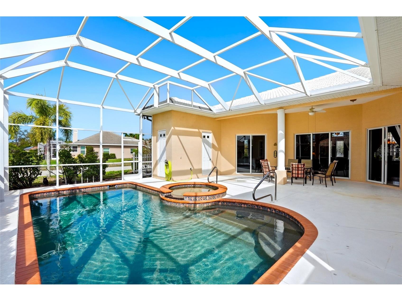 1146 Deardon Drive Venice FL 34292 A4686332 image2