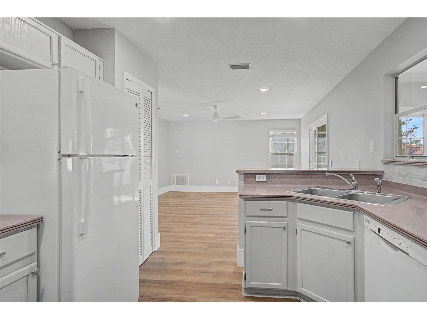 11462 Commercial Street Orlando FL 32836 O6384830 image14