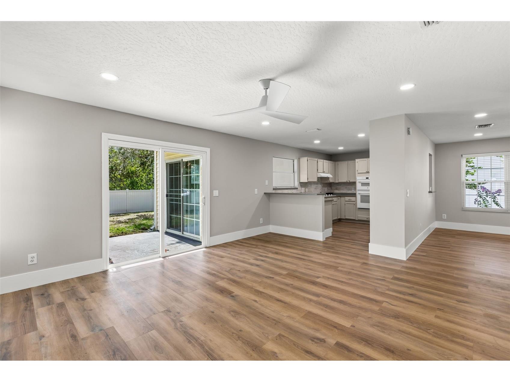11462 Commercial Street Orlando FL 32836 O6426389 image10
