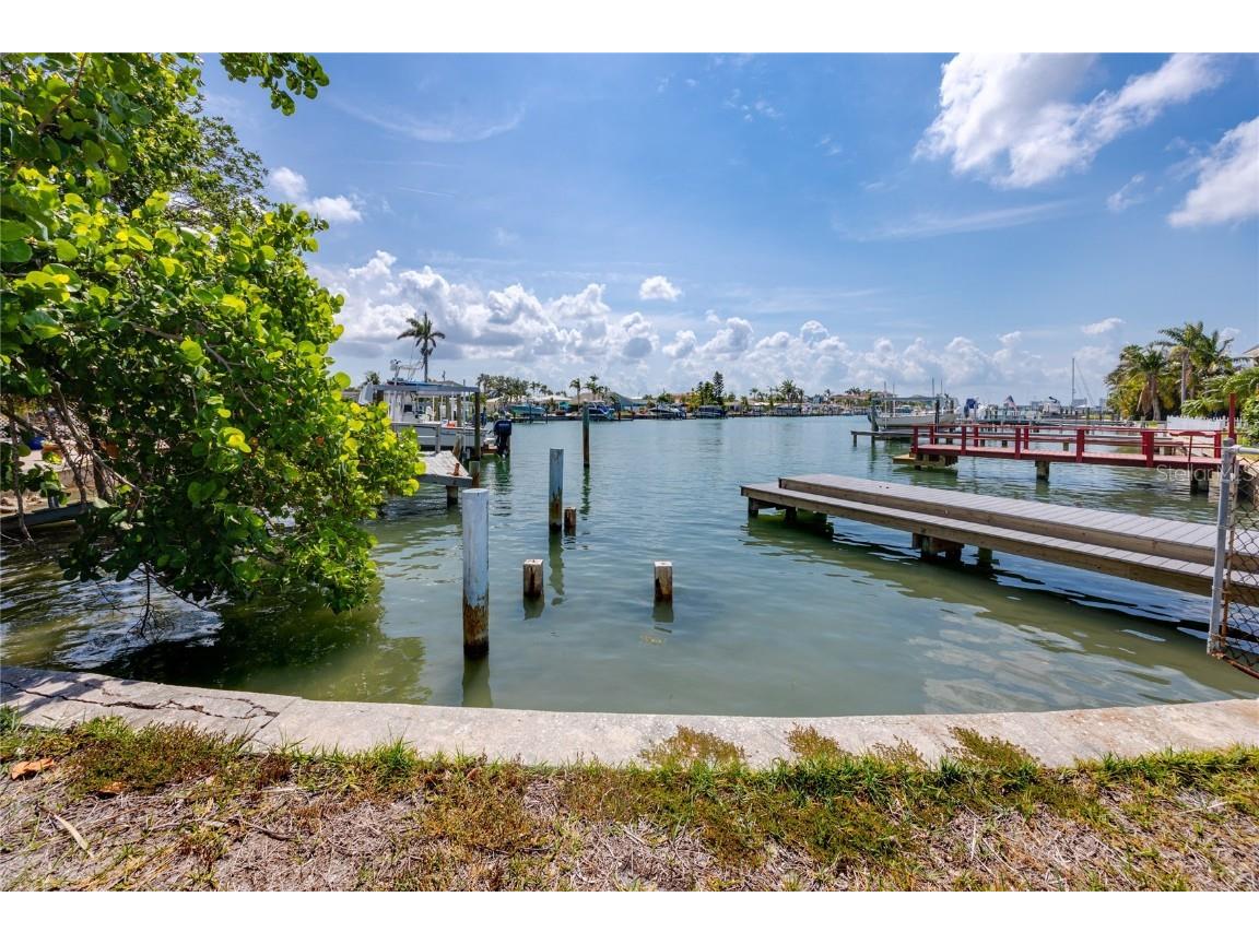 11465 7th Street E Treasure Island FL 33706 - BOCA CIEGA BAY TB8392306 image5