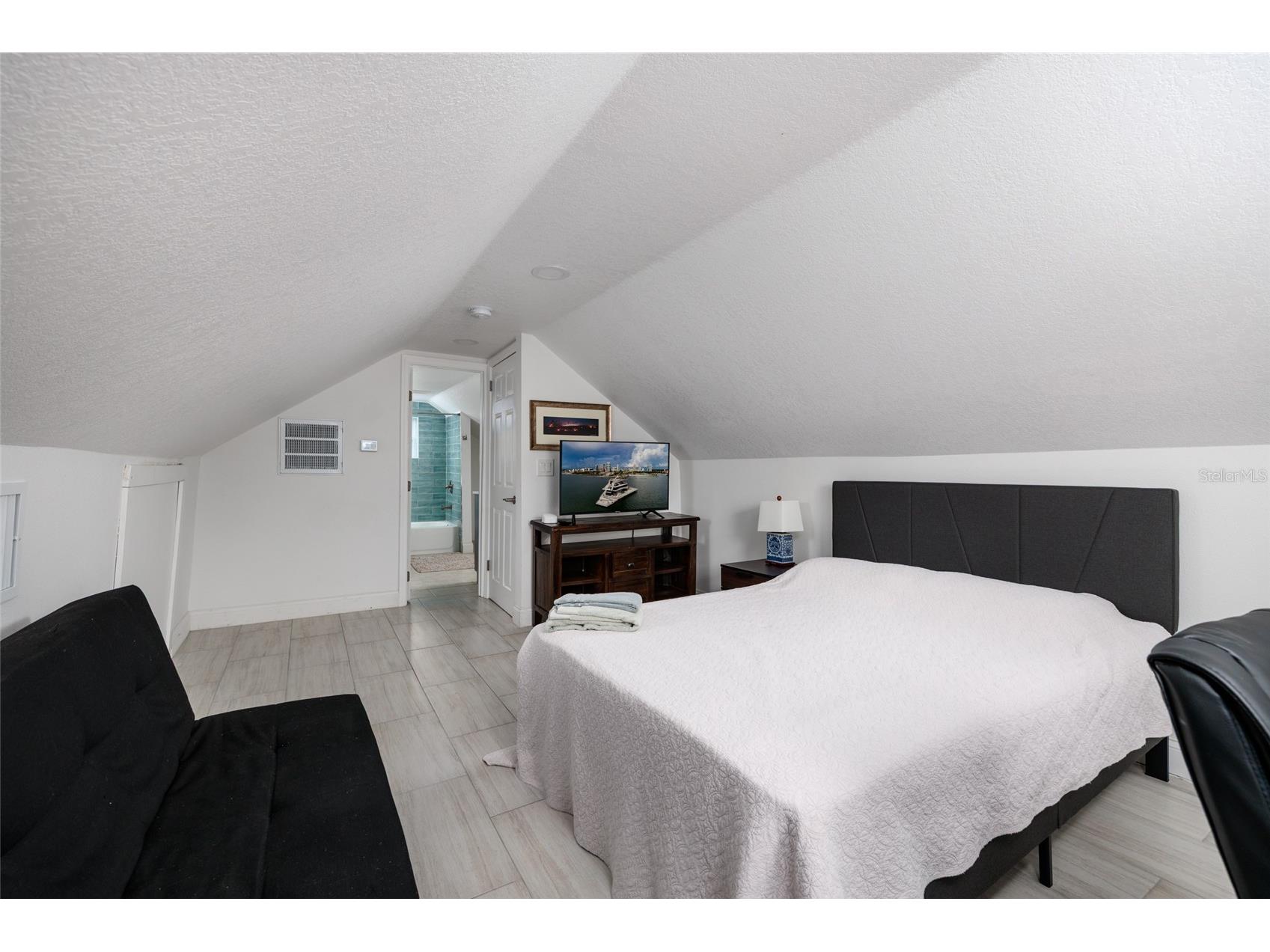 1147 James Avenue S Saint Petersburg FL 33705 TB8524250 image15