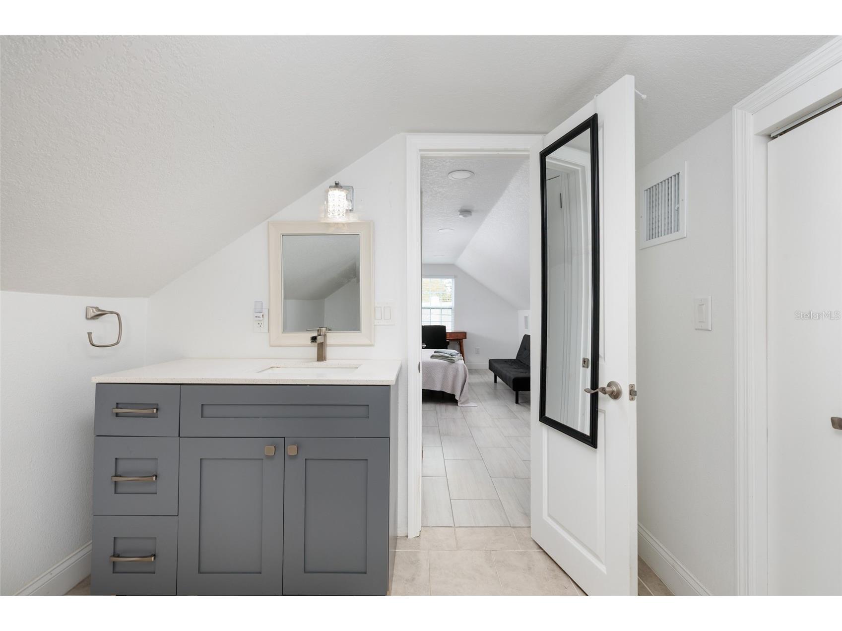 1147 James Avenue S Saint Petersburg FL 33705 TB8524250 image16