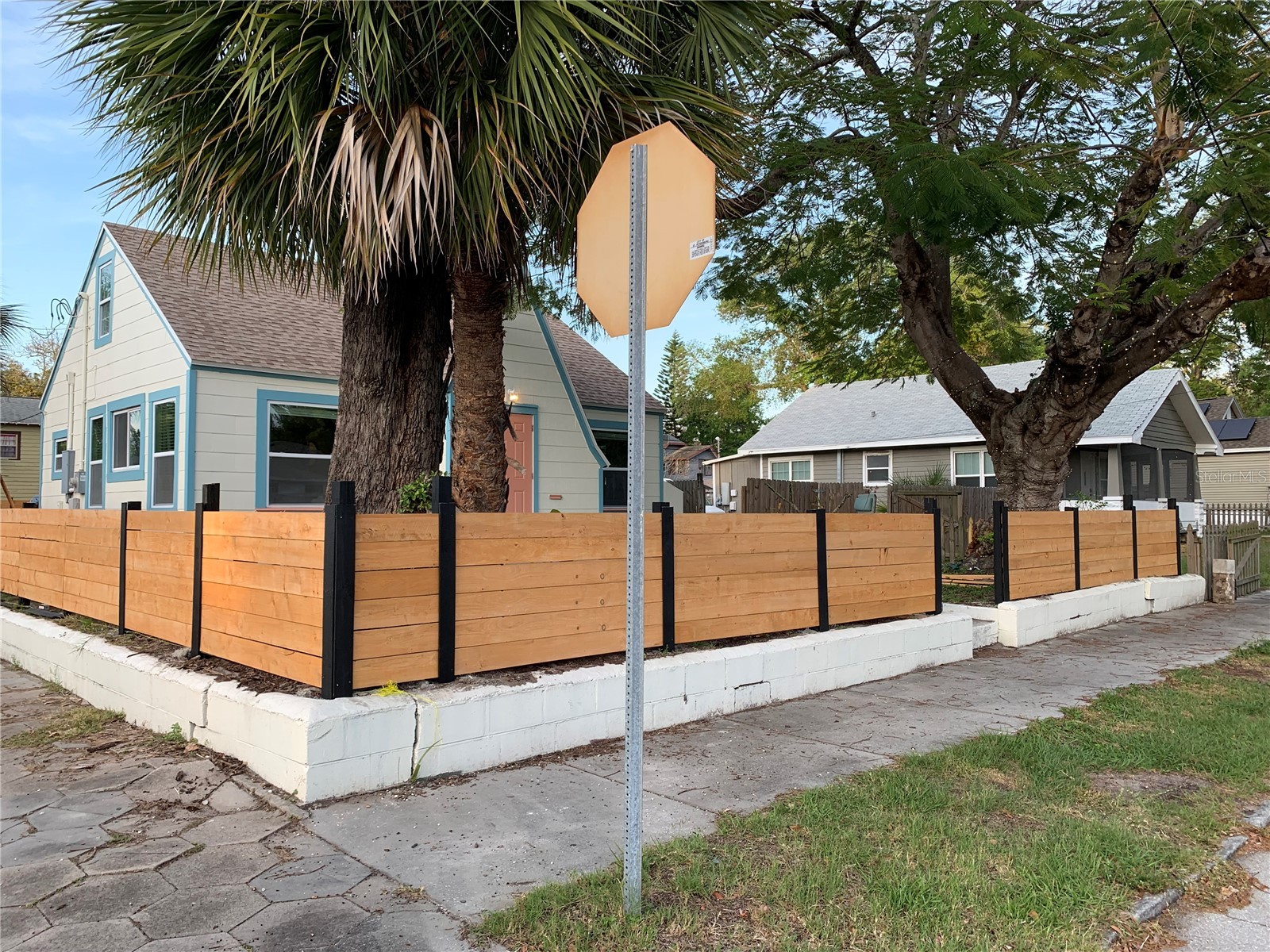1147 James Avenue S Saint Petersburg FL 33705 TB8524250 image2