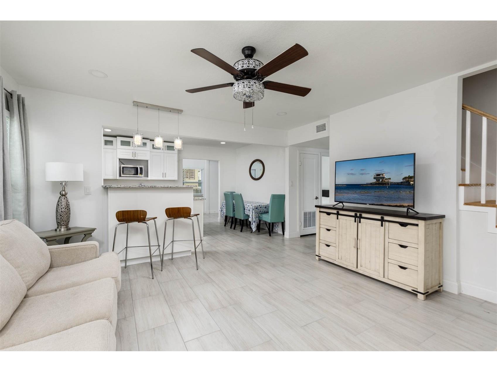 1147 James Avenue S Saint Petersburg FL 33705 TB8524250 image7